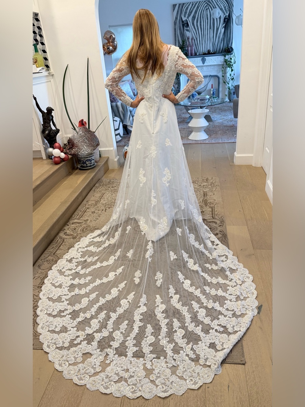 Elegant White Lace Long-Sleeve Bridal Gown